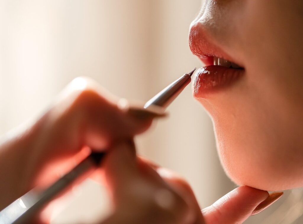 long-lasting lipstick